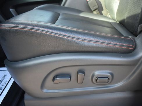 Used 2023 Nissan Titan PRO-4X w/ Pro-4x Convenience Package image 15