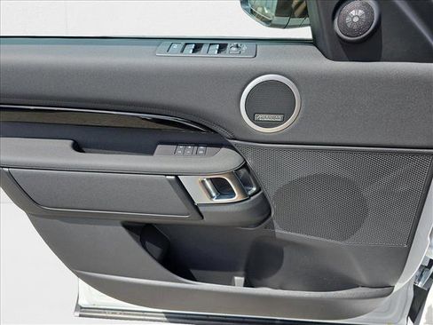 New 2025 Land Rover Discovery S image 30