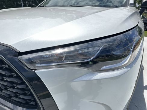 Used 2025 Toyota Corolla Cross L FWD image 6