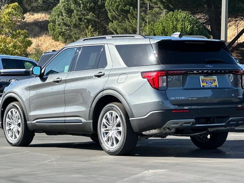 New 2026 Ford Explorer Active w/ Active Comfort Package AWD/4WD image 6