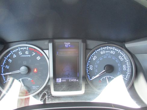 Used 2023 Toyota Tacoma TRD Sport w/ TRD Premium Sport Package AWD/4WD image 17