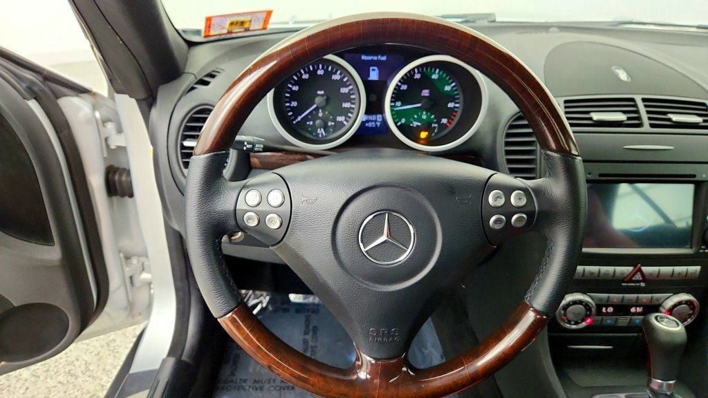 Used 2005 Mercedes-Benz SLK 350 image 13