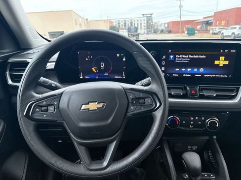 Used 2025 Chevrolet TrailBlazer LT image 32