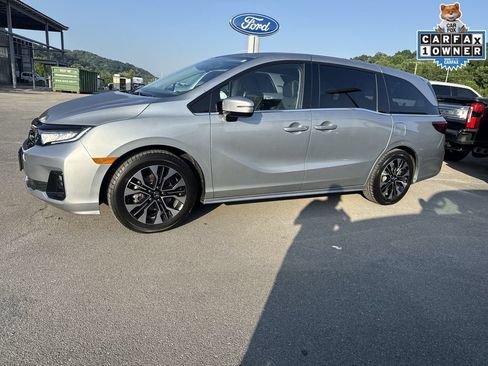 Used 2025 Honda Odyssey Elite image 3