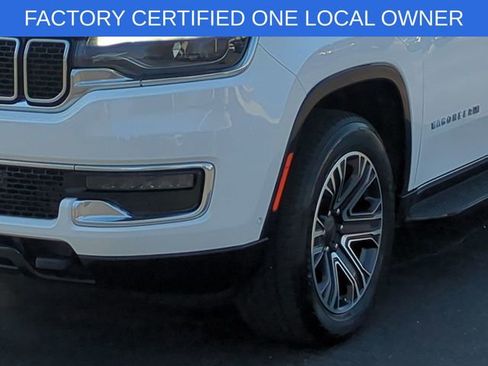 Certified 2023 Jeep Wagoneer - w/ Premium Group I image 9