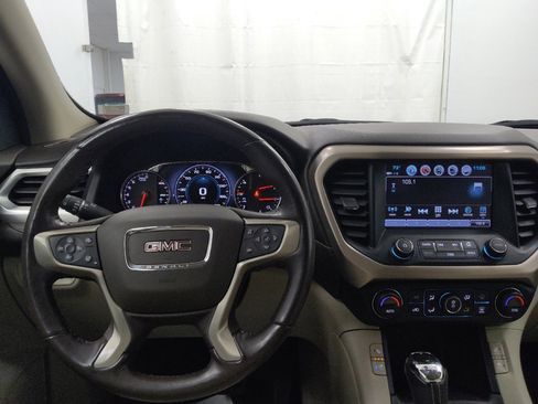Used 2019 GMC Acadia Denali w/ Technology Package FWD image 22