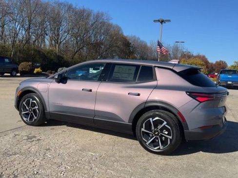 New 2026 Chevrolet Equinox EV LT image 6