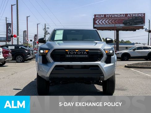 Used 2024 Toyota Tacoma SR image 3