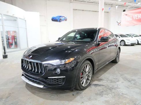 Used 2019 Maserati Levante GranLusso AWD/4WD image 4