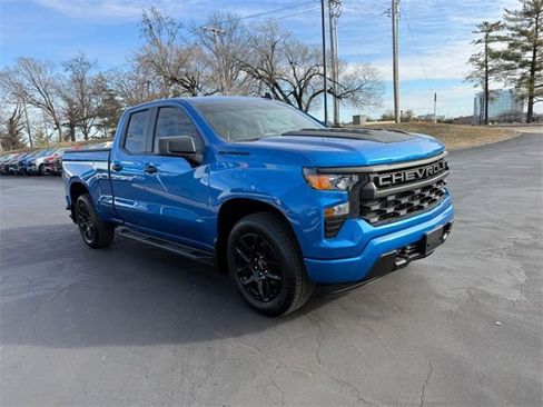 Used 2023 Chevrolet Silverado 1500 Custom w/ LPO, Dark Essentials Package image 9