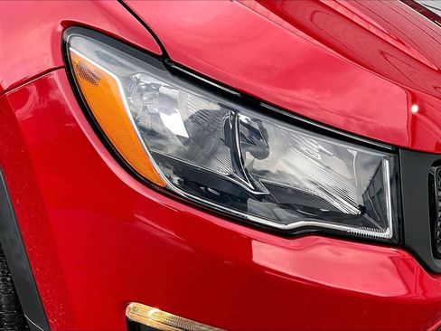 Used 2021 Jeep Compass Latitude image 27