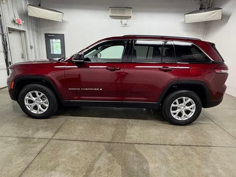 Used 2023 Jeep Grand Cherokee Limited AWD/4WD image 8