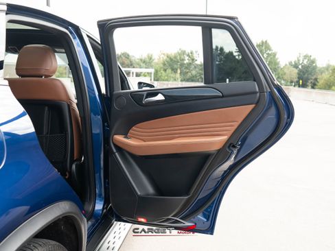 Used 2019 Mercedes-Benz GLE 43 AMG 4MATIC w/ Premium 3 Package image 47