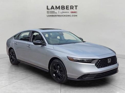 Used 2025 Honda Accord SE image 7