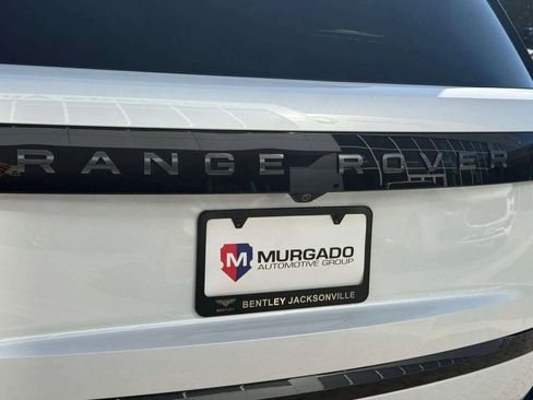 Used 2023 Land Rover Range Rover SE image 12