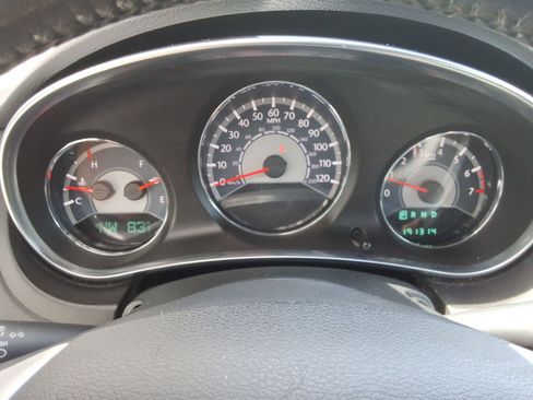 Used 2014 Chrysler 200 Limited FWD image 14