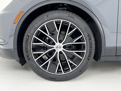 New 2025 Porsche Macan Electric image 32