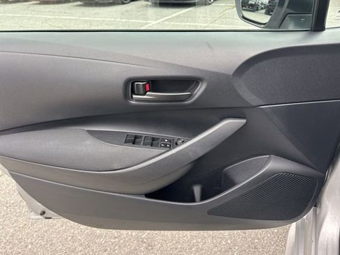 Used 2025 Toyota Corolla LE image 21