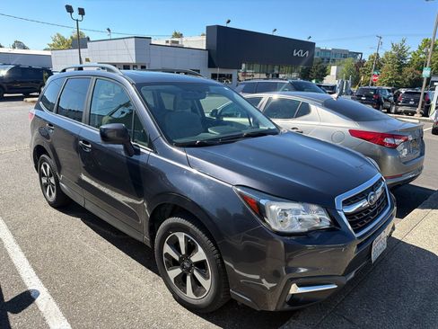 Used 2017 Subaru Forester 2.5i Premium w/ Popular Package #2A AWD/4WD image 6