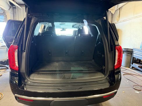 Used 2022 GMC Yukon SLT w/ SLT Premium Package AWD/4WD image 18