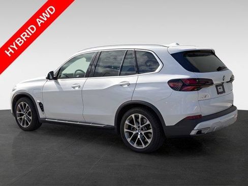 Used 2024 BMW X5 xDrive50e AWD/4WD image 4