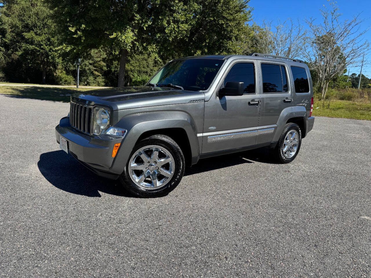 Used 2012 Jeep Liberty Sport AWD/4WD image 29