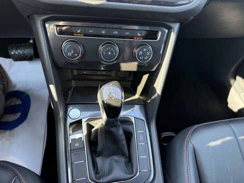 Used 2024 Volkswagen Tiguan Wolfsburg Edition image 21