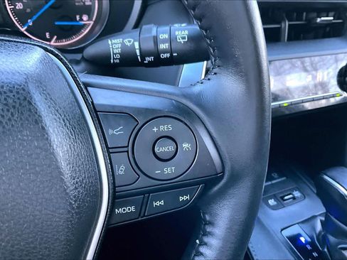 Certified 2024 Toyota Venza LE image 23