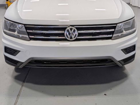 Used 2021 Volkswagen Tiguan SE image 2