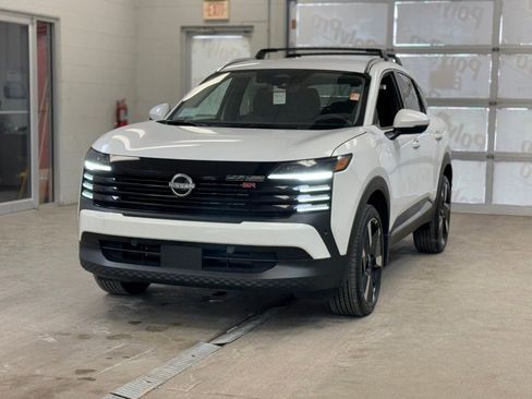 New 2025 Nissan Kicks SR w/ Illumination Package image 3