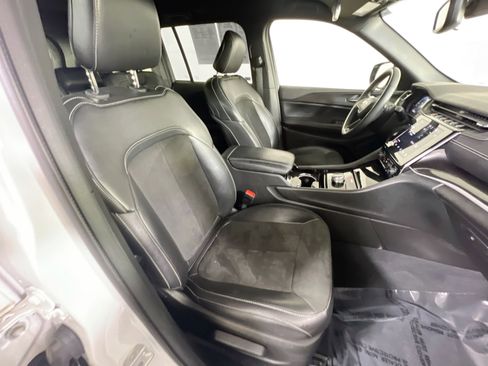 Used 2023 Jeep Grand Cherokee Altitude image 26