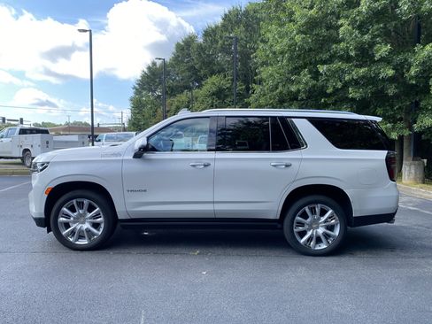 Used 2024 Chevrolet Tahoe High Country AWD/4WD image 6