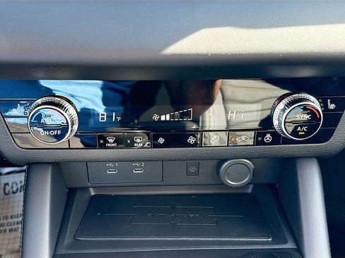 New 2026 Mitsubishi Outlander SE image 15