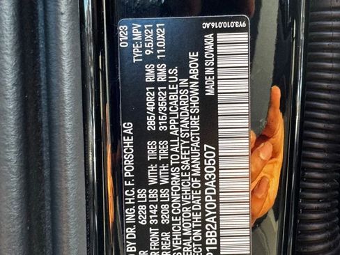 Used 2023 Porsche Cayenne S Platinum image 24