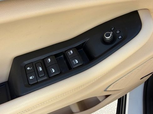 Used 2022 Jeep Grand Cherokee L Limited AWD/4WD image 13