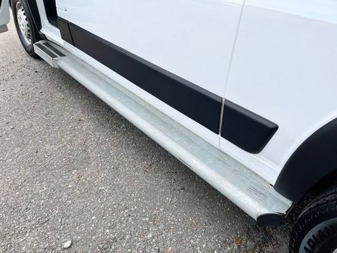 Used 2025 RAM ProMaster 2500 w/ U-Haul Equipment Group FWD image 17