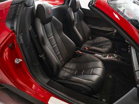 Used 2014 Ferrari 458 Spider image 32