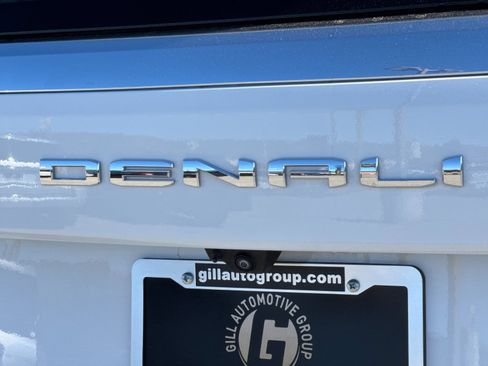 Used 2025 GMC Yukon XL Denali AWD/4WD image 40