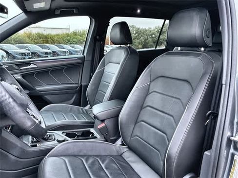 Used 2024 Volkswagen Tiguan SEL R-Line image 17