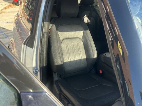 Used 2022 Land Rover Defender 90 X-Dynamic S image 29