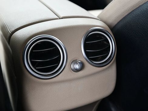 Used 2019 Mercedes-Benz C 300 Sedan image 24