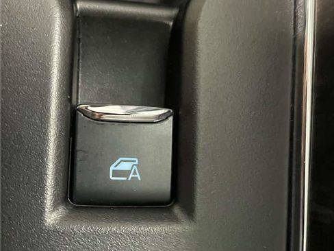 Used 2023 Ford F250 Lariat w/ Lariat Ultimate Package AWD/4WD image 44