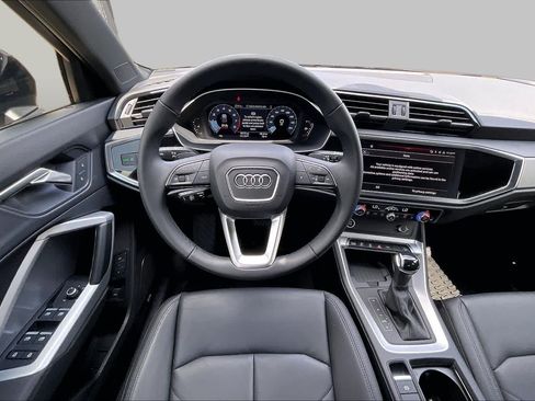 Used 2025 Audi Q3 2.0T Premium w/ Convenience Plus Package AWD/4WD image 6