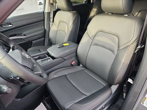 New 2026 Nissan Pathfinder SL w/ SL Premium Package FWD image 19