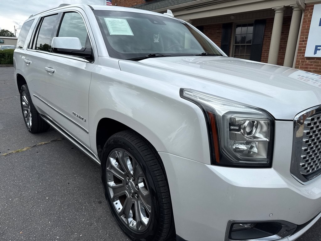 Used 2016 GMC Yukon Denali w/ Open Road Package AWD/4WD image 3