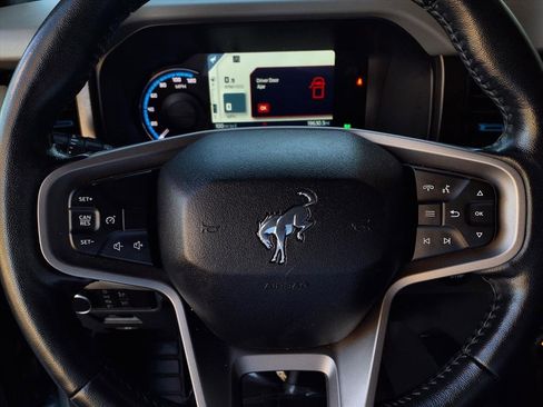 Used 2022 Ford Bronco Black Diamond image 12