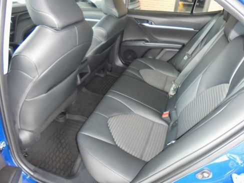 Used 2023 Toyota Camry SE image 9