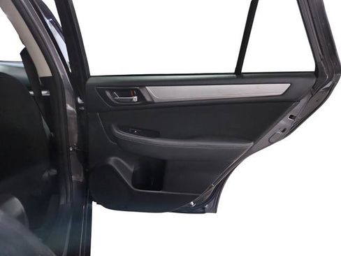 Used 2018 Subaru Outback 2.5i Premium image 26