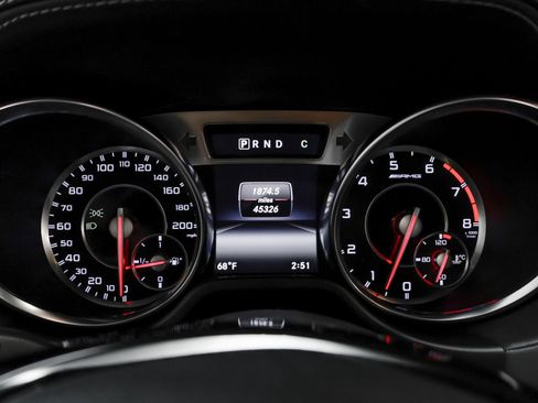 Used 2015 Mercedes-Benz SL 63 AMG w/ Driver Assistance Package image 9