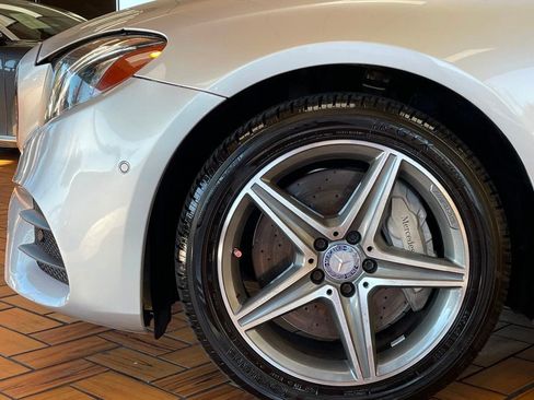 Used 2017 Mercedes-Benz E 300 4MATIC image 5